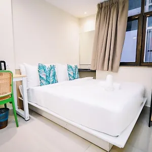 Swing & Pillows - Jalan Imbi Hotel